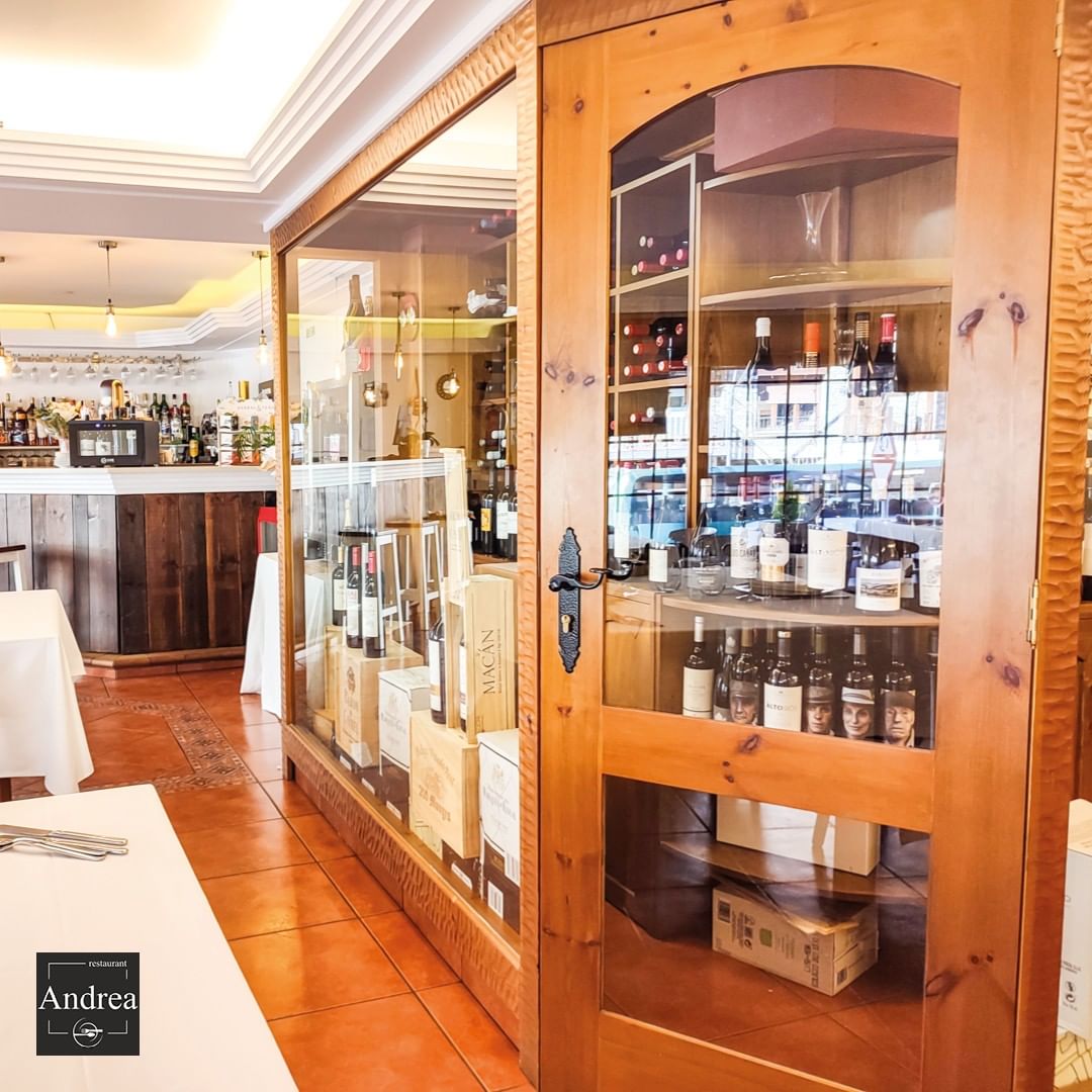 Restaurant Andrea Andorra a La Massana. El nostre celler és un testimoni de la qualitat de la nostra experiència gastronòmica. Estem orgullosos d'oferir una de les millors seleccions de vins de tot Andorra