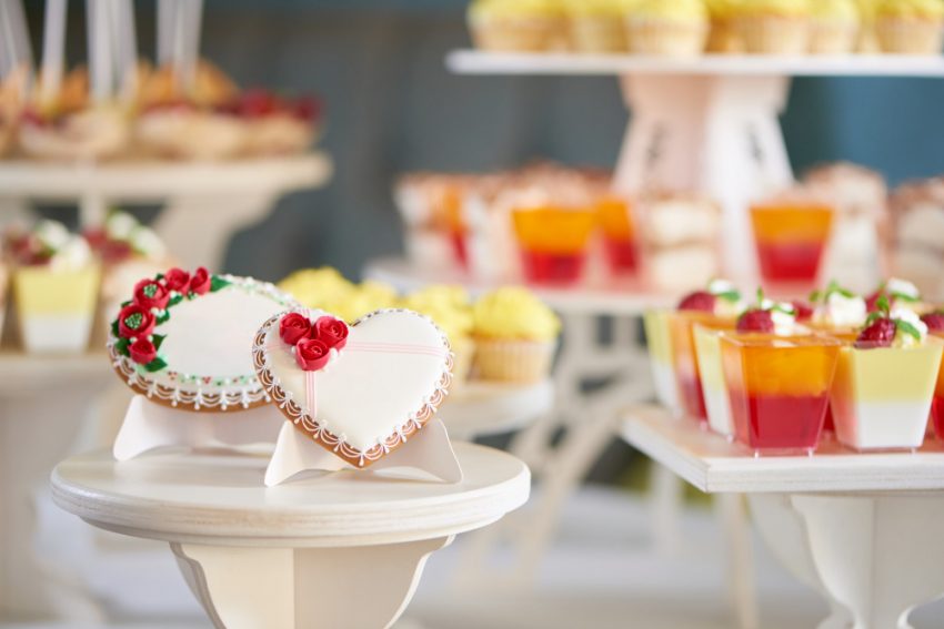 Al Restaurant Andrea fem Banquets de casament i celebracions de tota mena a la Massana al Principat d’Andorra. Celebra qualsevol esdeveniment als salons del RESTAURANT Andrea a la Massana al Principat d'Andorra. Restaurant Andrea disposa d'una magnífica sala molt cèntrica a la Massana condicionada per acollir qualsevol classe de celebració: casaments, comunions, esdeveniments empresarials, etc. Podràs viure una experiència única acompanyat de la màgia de la cuina de l’Andreia.