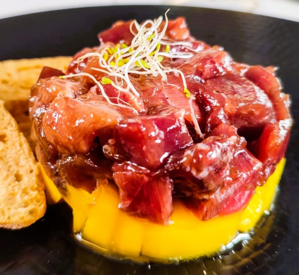 Restaurant Andrea Andorra. Amb l'arribada del bon temps, els nostres tàrtars són la millor opció! Frescos, saborosos i plens de qualitat. Vine a tastar-los! ☎️ +376 847 700
