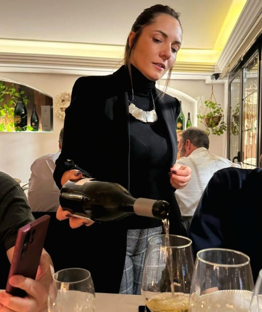 El sopar i maridatge celebrat ahir a la nit dijous, dia 3, al restaurant Andrea de La Massana a Andorra, amb vins i caves Parès Baltá va ser un èxit rotund.