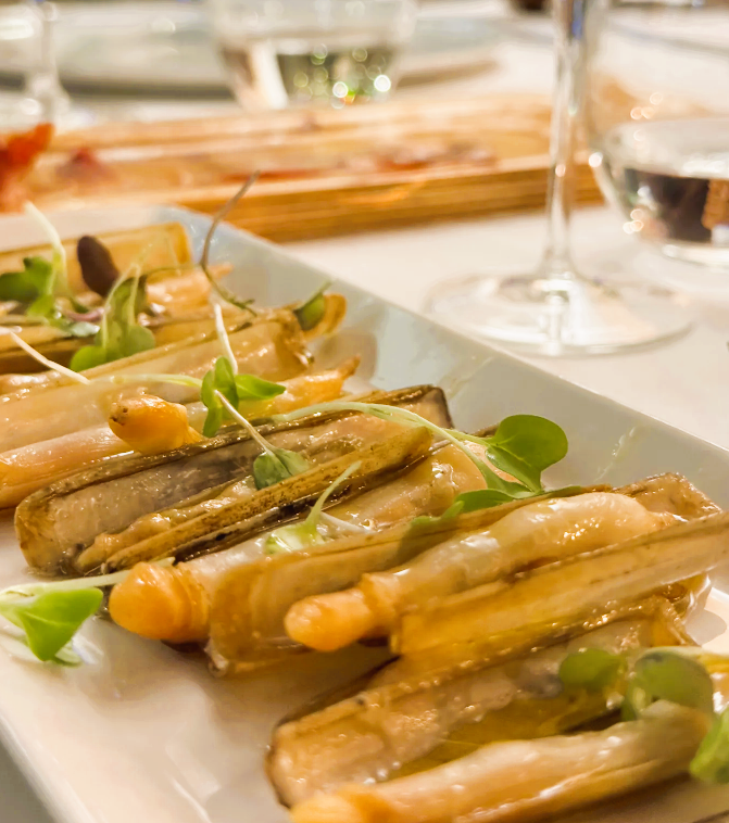 Las mejores reseñas de restaurantes en la Massana. Realmente, un gran descubrimiento, tanto por la excelente comida como por el excelente trato, sobre todo por parte de Silvana y Lucas, profesionales de 10 con una atención impecable. Repetiremos sin duda alguna. Gracias por la gran experiencia gastronómica. Comida: 5/5 Servicio: 5/5 Ambiente: 5/5